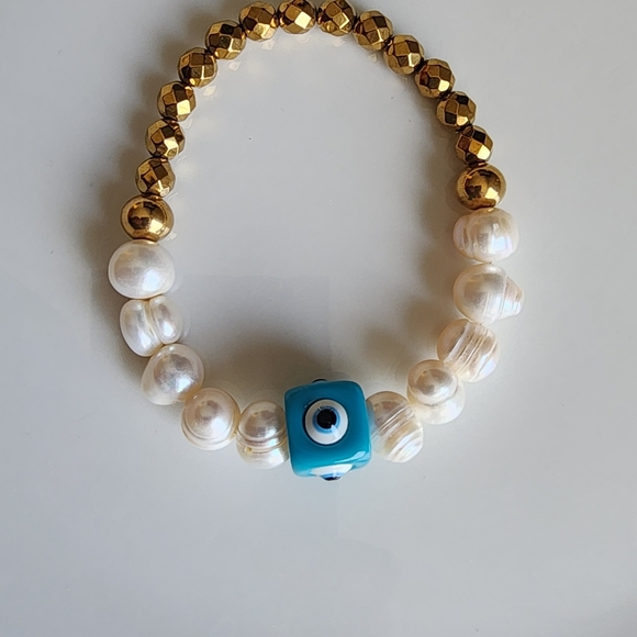 Gold and White Evil Eye Bracelet - Picture 4 of 4